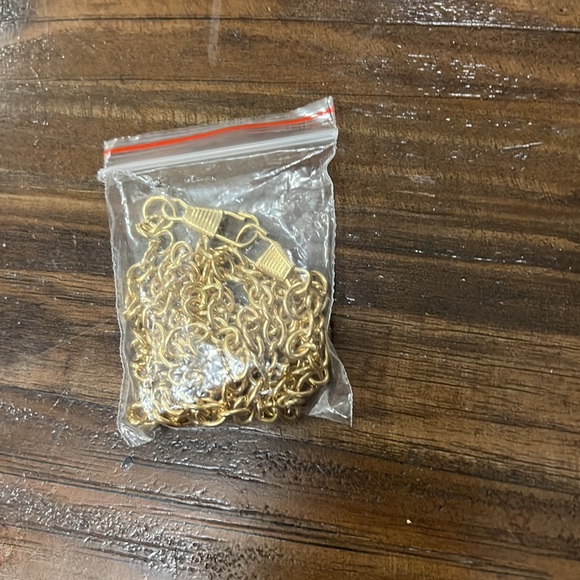 New Sparkly Clutch With Detachable Strap - Picture 9 of 9